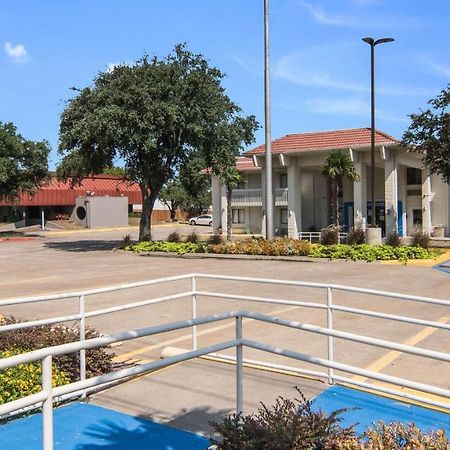 Motel 6-Addison, Tx - Dallas Экстерьер фото