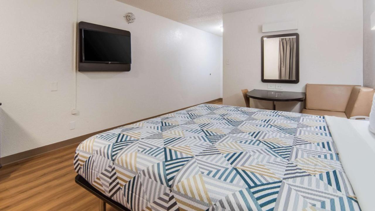 Motel 6-Addison, Tx - Dallas Экстерьер фото