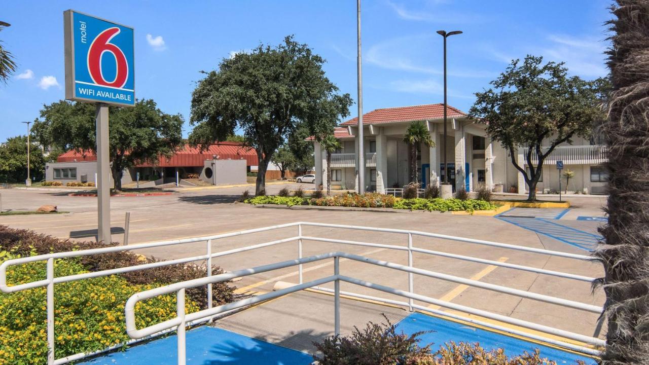 Motel 6-Addison, Tx - Dallas Экстерьер фото