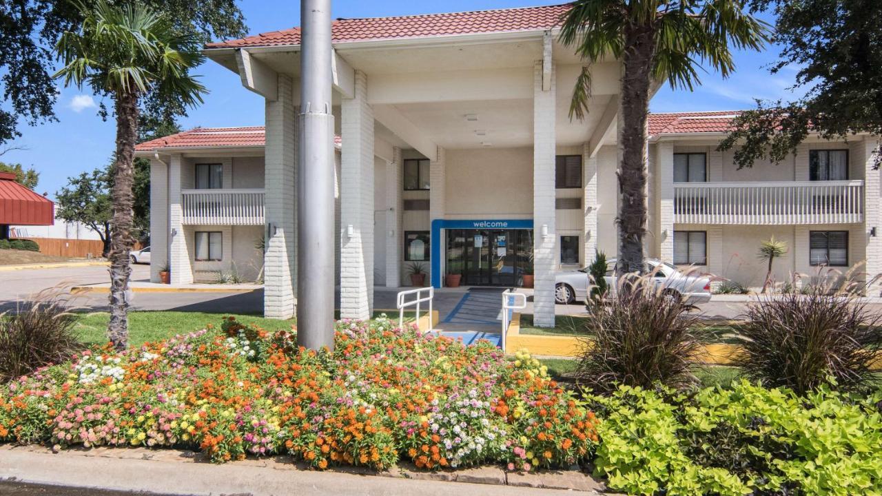 Motel 6-Addison, Tx - Dallas Экстерьер фото