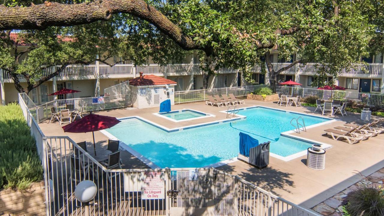Motel 6-Addison, Tx - Dallas Экстерьер фото
