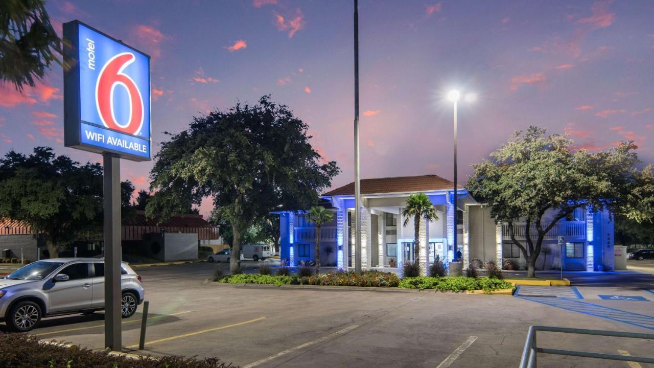 Motel 6-Addison, Tx - Dallas Экстерьер фото