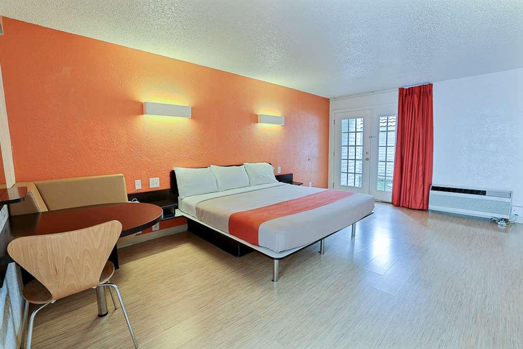 Motel 6-Addison, Tx - Dallas Номер фото