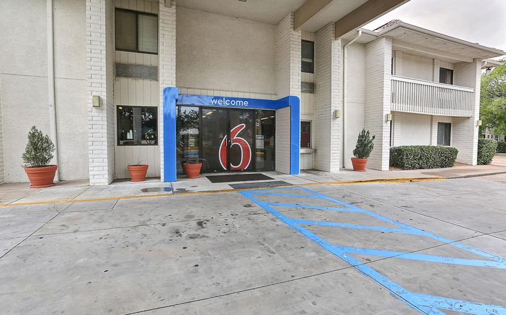 Motel 6-Addison, Tx - Dallas Экстерьер фото